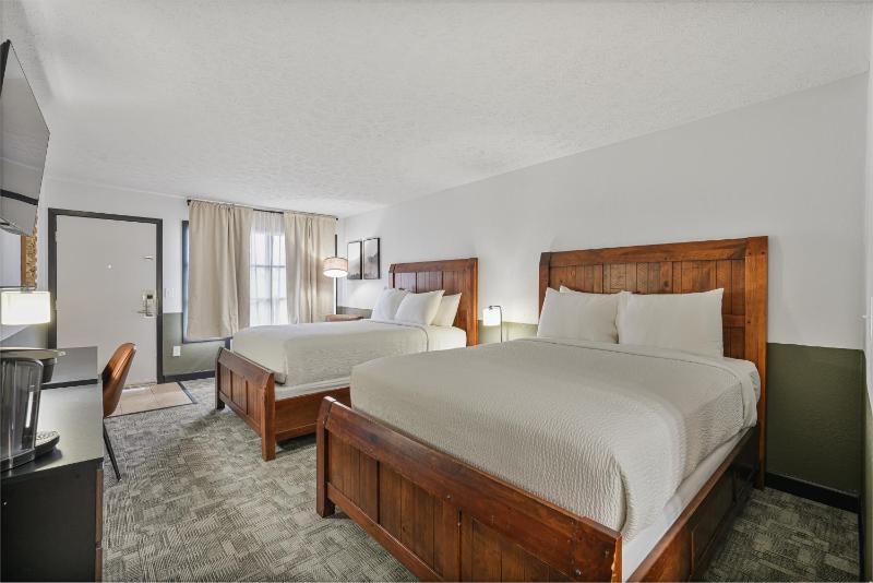 Queen Room image 3