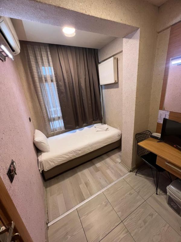 Economy Single Room image 4