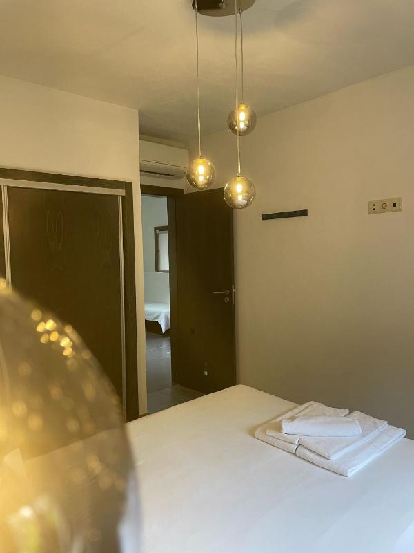 Two-Bedroom Bungalow image 2