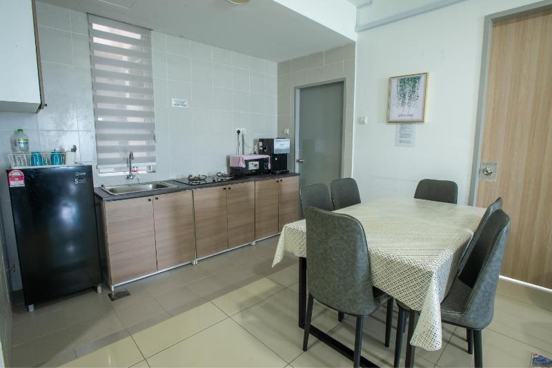 The Sky View Drawbridge Home - image 16