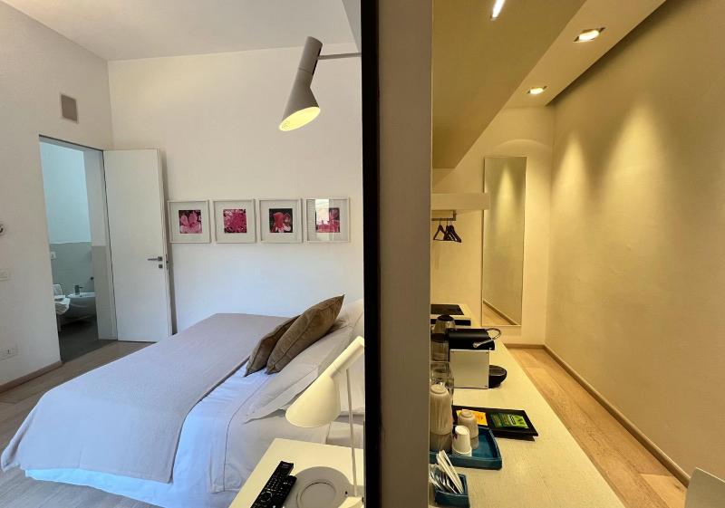 Standard Double Room image 1