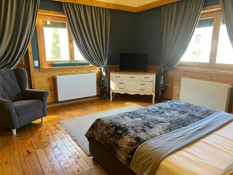 Superior Chalet image 2
