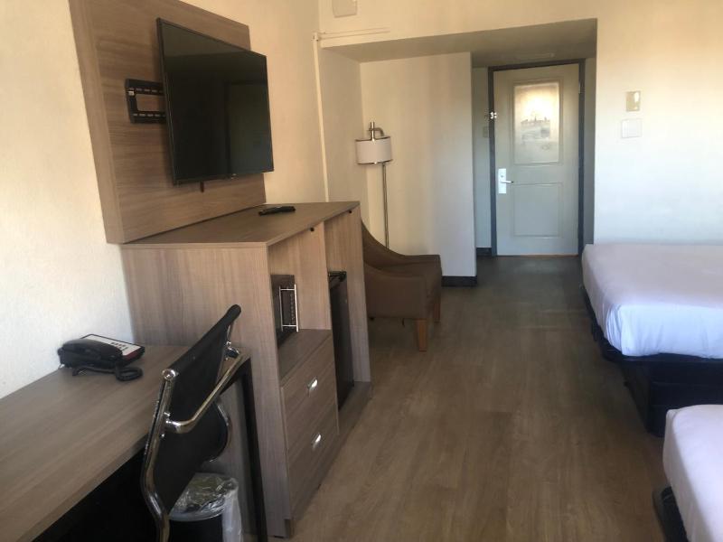Standard Double Room with Two Double Beds - Non-Smoking/Interior Corridors image 1