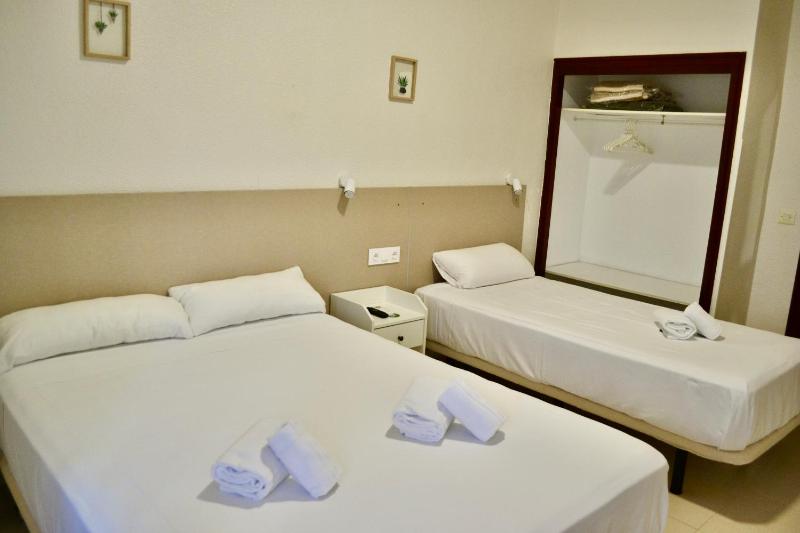 Triple Room image 3