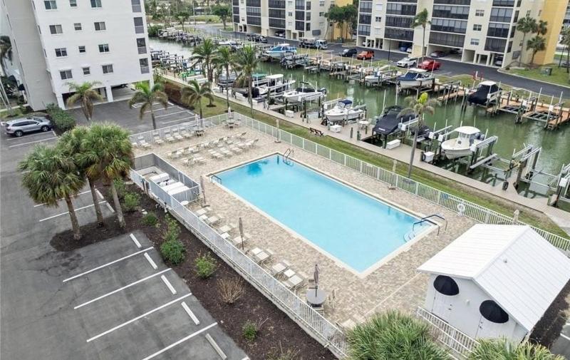 Casa Marina 654 - 4321 Bay Beach Lane condo - image 11