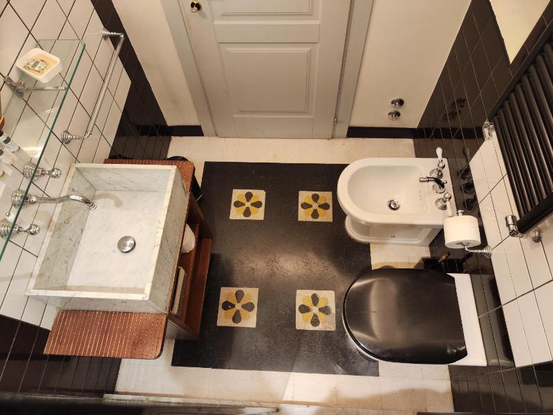 One-Bedroom Apartment image 3