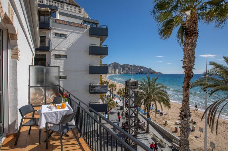 One-Bedroom Apartment with Sea View image 4
