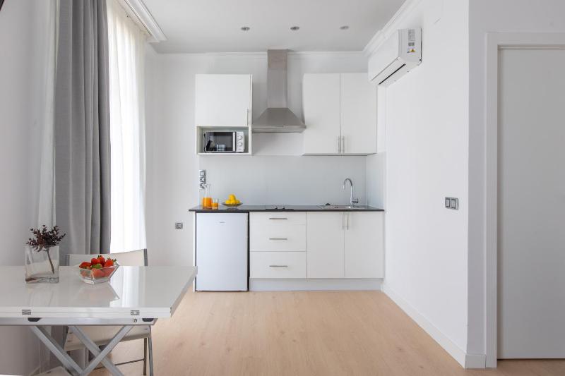 One-Bedroom Apartment with City View image 1