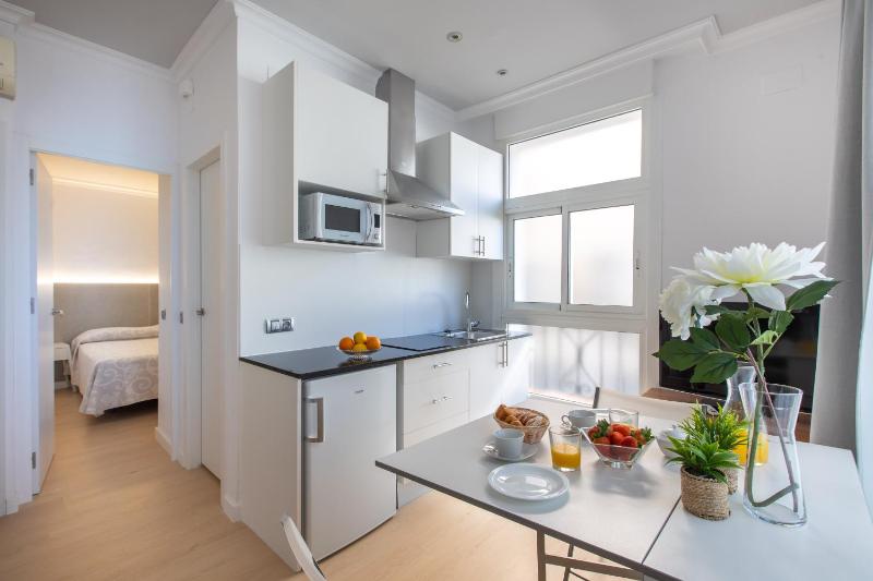 Studio with City View (2 Adults) image 1
