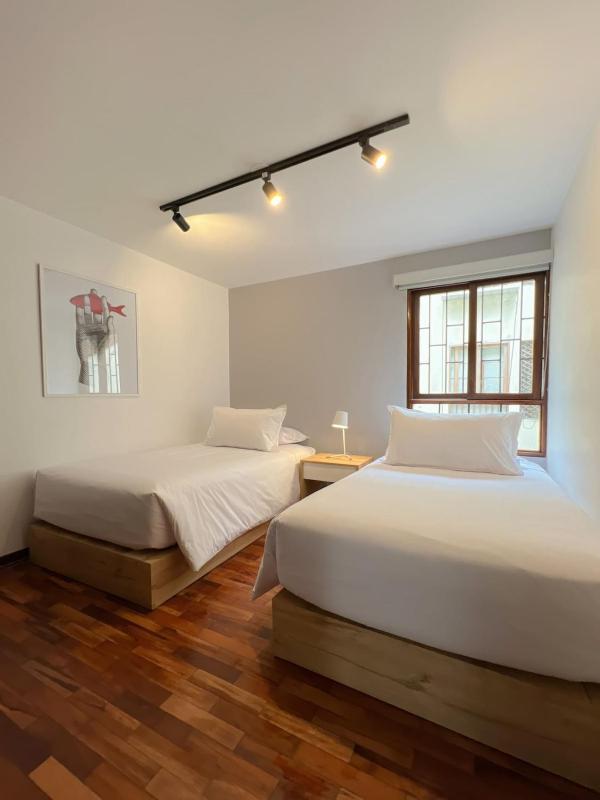 Modern Dalias Miraflores Apartment by Geko - image 10