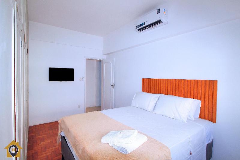 Moderno e Estiloso: 2 Quartos Perto da Praia - image 7