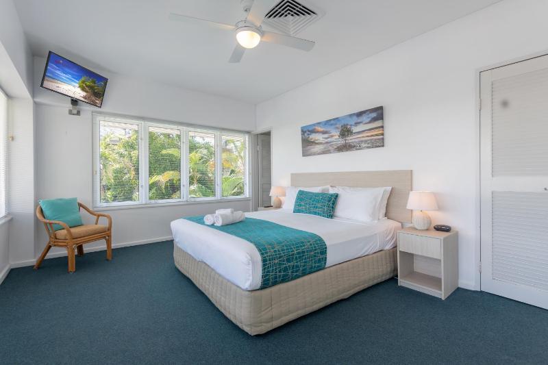 Balboa Apartments - image 9