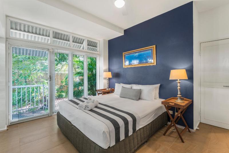 Balboa Apartments - image 35