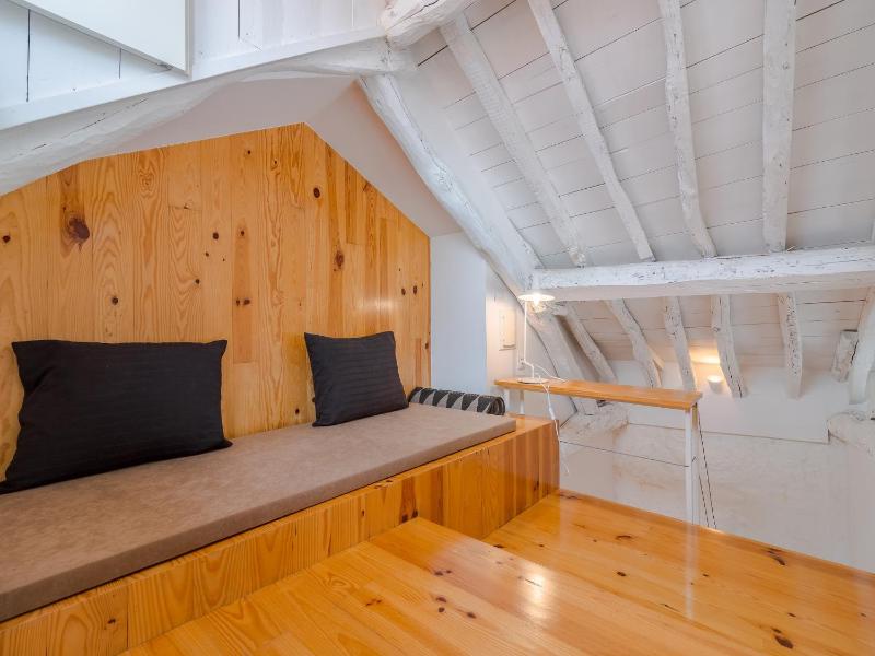 Central Porto with comfort  convenience - image 16