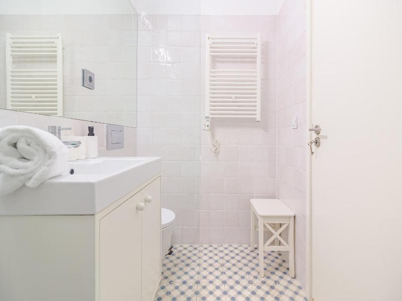 Quaint studio in the heart of Porto - image 15