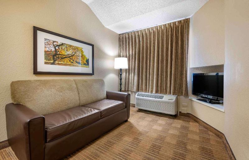 One Bedroom Suite with 1 Queen Bed - Non-Smoking image 4