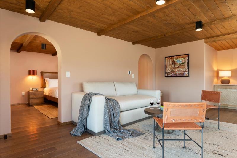 Junior Suite with Balcony image 2