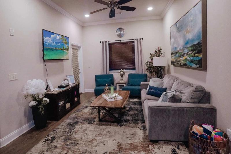 Beachside Bliss- Suite is Minutes from Beach Pool Hot Tub Near Golf - image 18