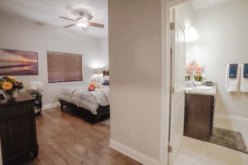 Beachside Bliss- Suite is Minutes from Beach Pool Hot Tub Near Golf - image 30