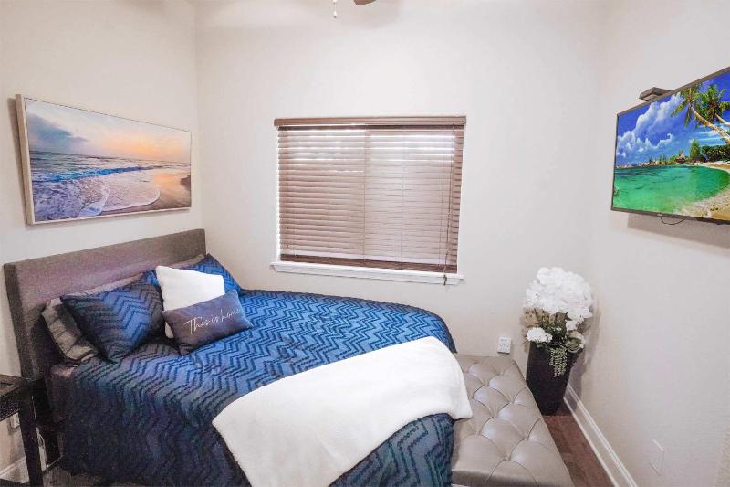 Beachside Bliss- Suite is Minutes from Beach Pool Hot Tub Near Golf - image 28