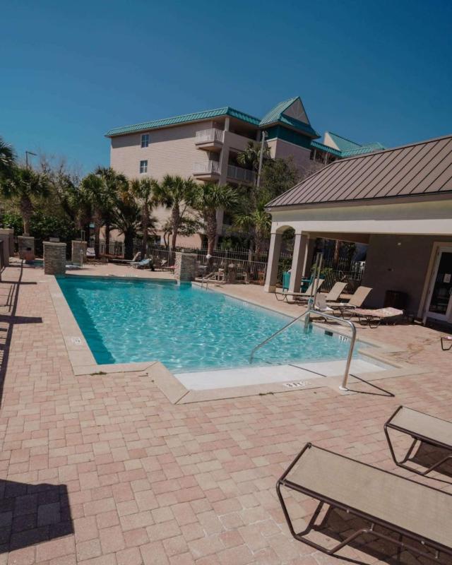 Beachside Bliss- Suite is Minutes from Beach Pool Hot Tub Near Golf - image 31