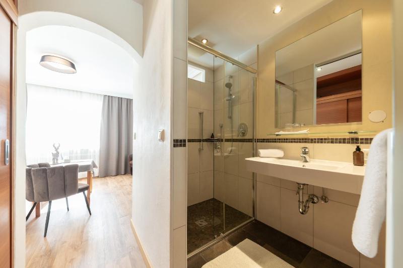 Standard Double Room image 2