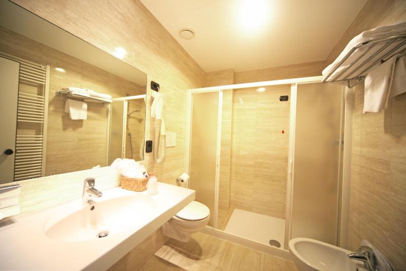 Junior Suite with Lake View image 2