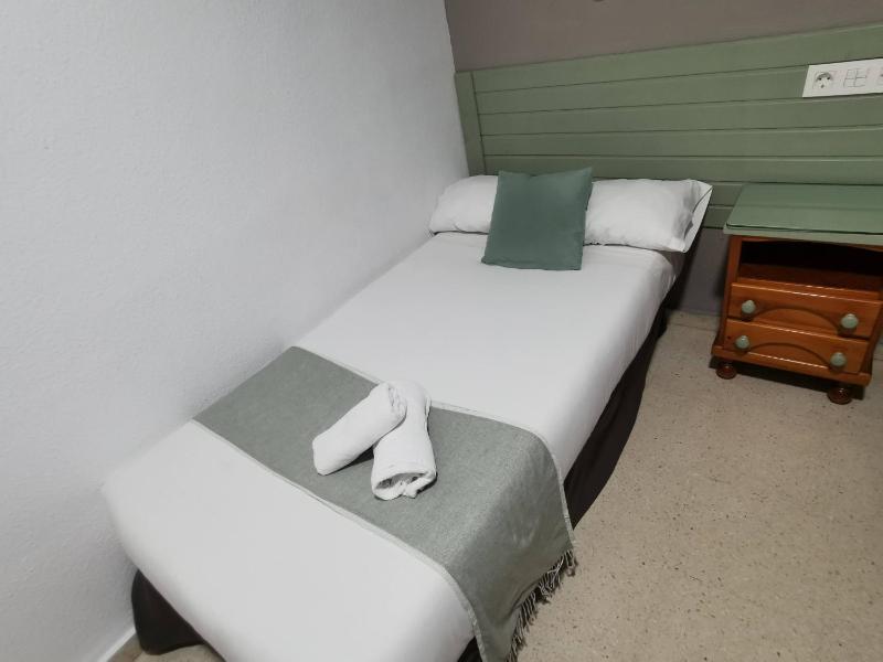 Single Room image 4