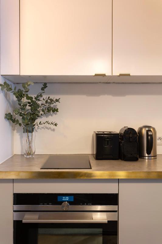 One-Bedroom Apartment image 3