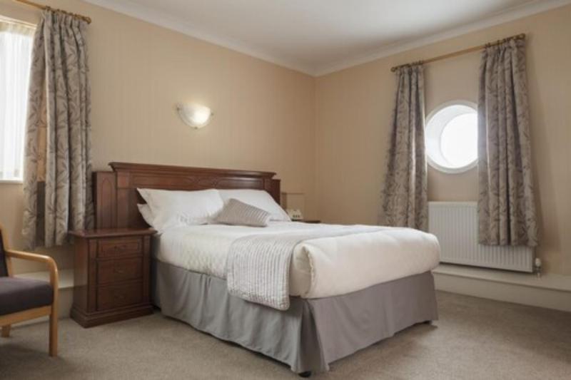 Family Room image 1