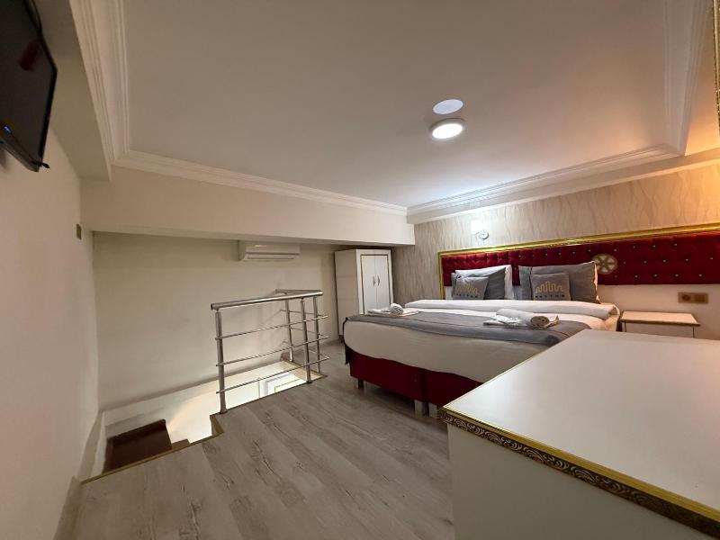 Deluxe Family Room image 1