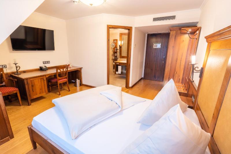 Single Room image 3