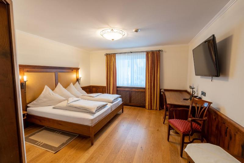Double Room image 1