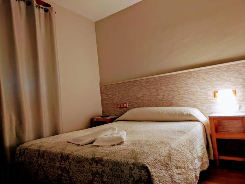 Budget Double Room image 4