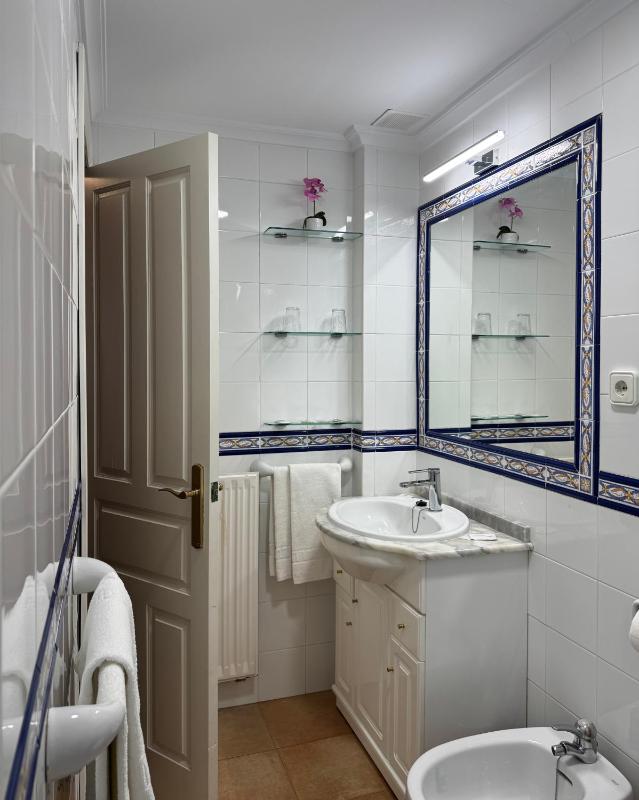 Two-Bedroom Apartment with Balcony image 2