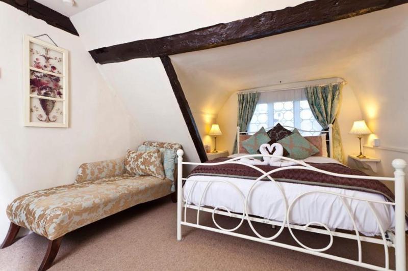 Deluxe Double Room image 4