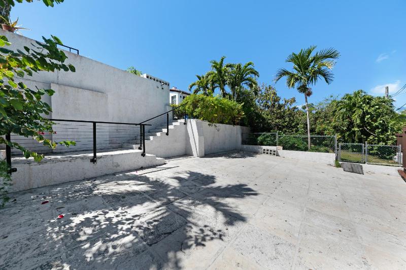 Azure Vista Villa - sea view - 7 min walk to beach - image 8