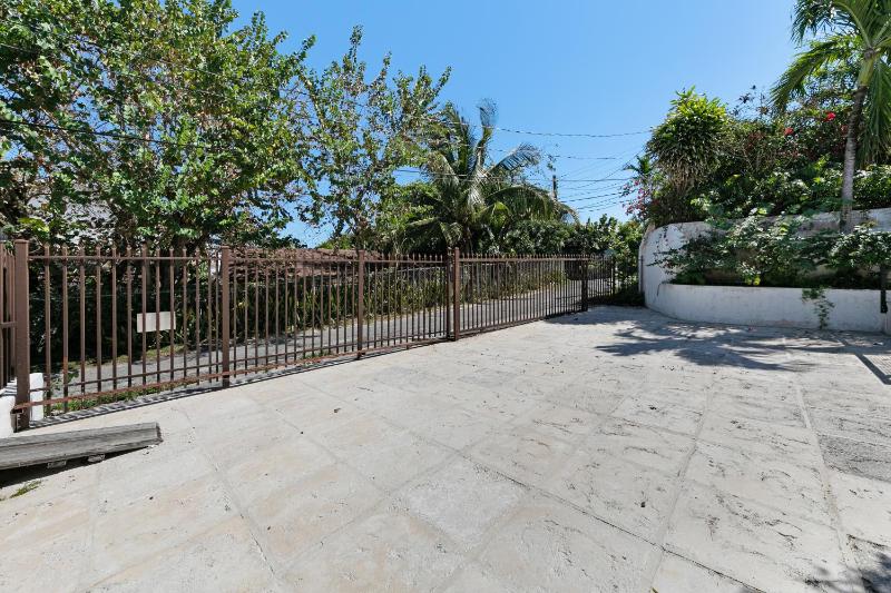 Azure Vista Villa - sea view - 7 min walk to beach - image 16