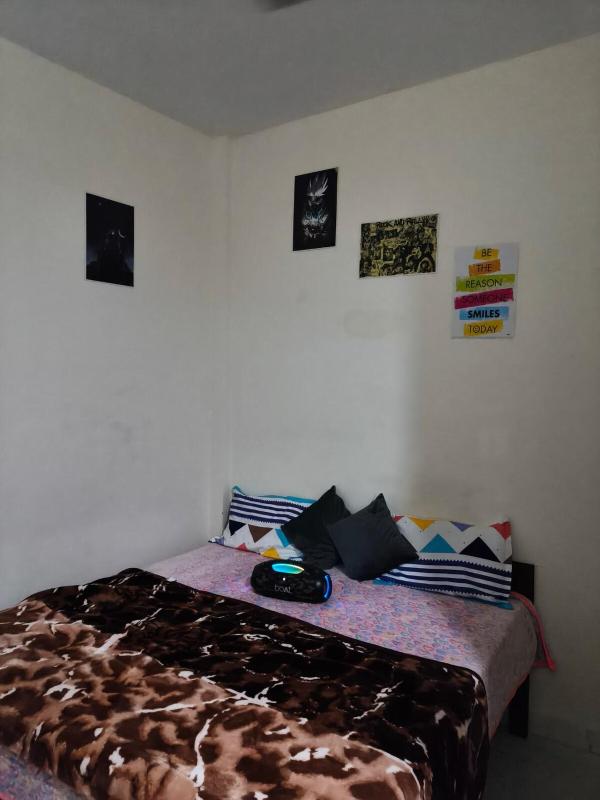 little comfortable cozy Room - image 12
