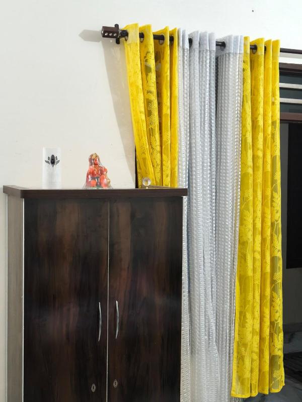 little comfortable cozy Room - image 8