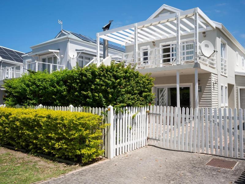 Thesen Island Villas - image 14