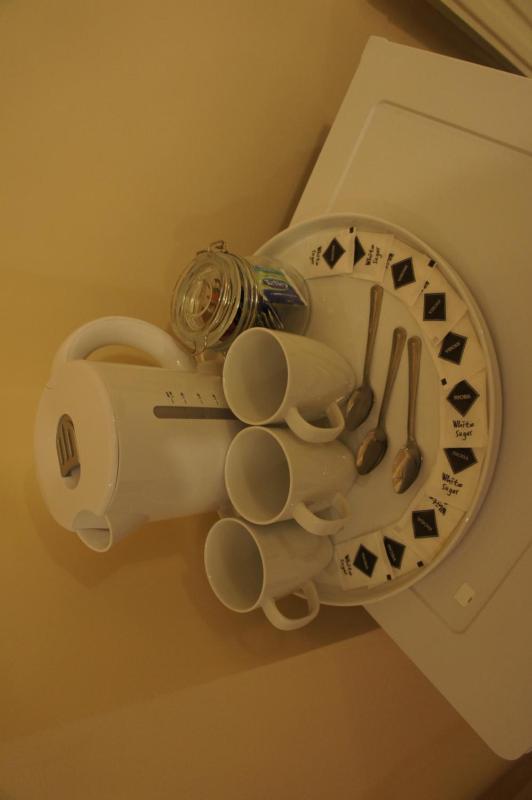 Triple Room - Private Bathroom image 2
