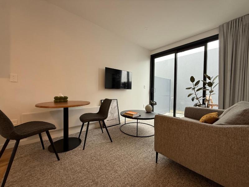 Stylish 2 bedrooms townhouse in central Wellington - image 17