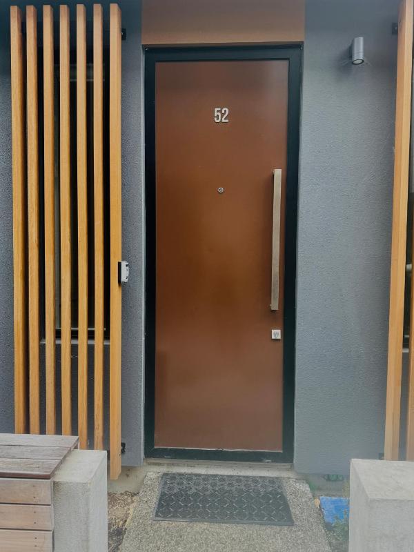 Stylish 2 bedrooms townhouse in central Wellington - image 13