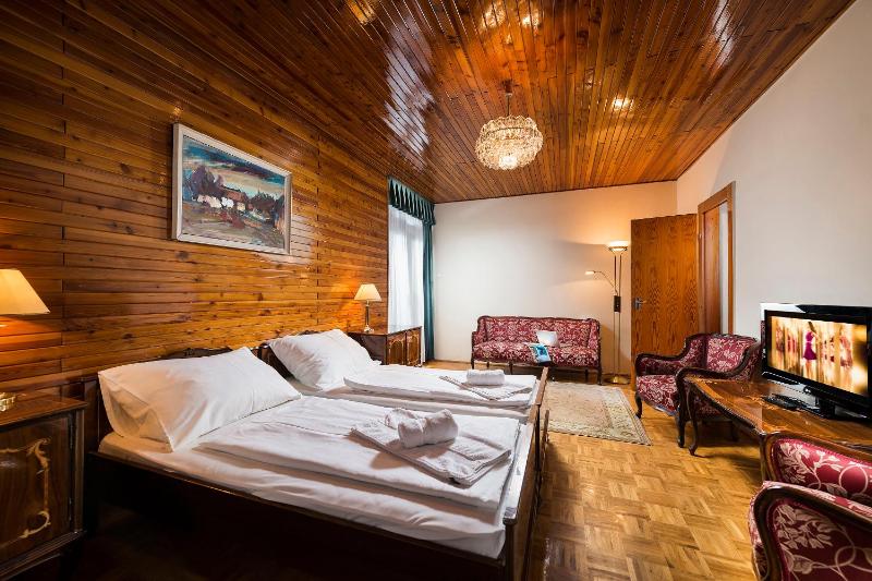 Exclusive Suite with Balcony image 3