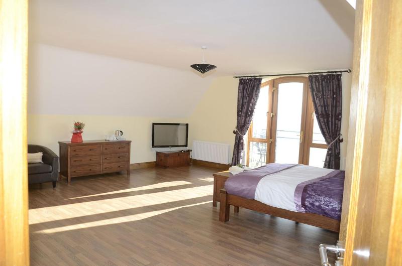 Deluxe Double Room image 4