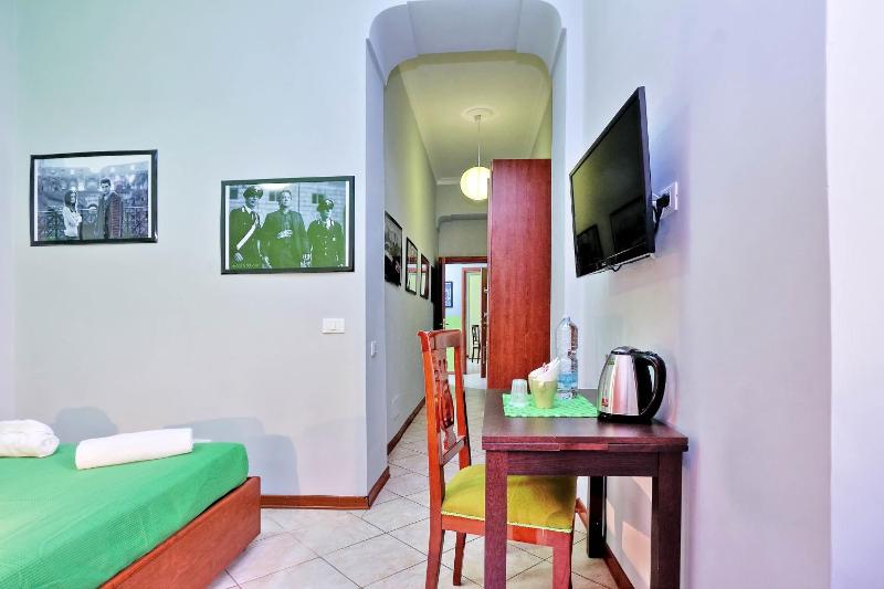 Double Room image 2