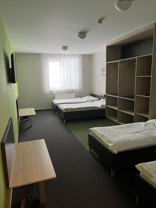 Quadruple Room image 4