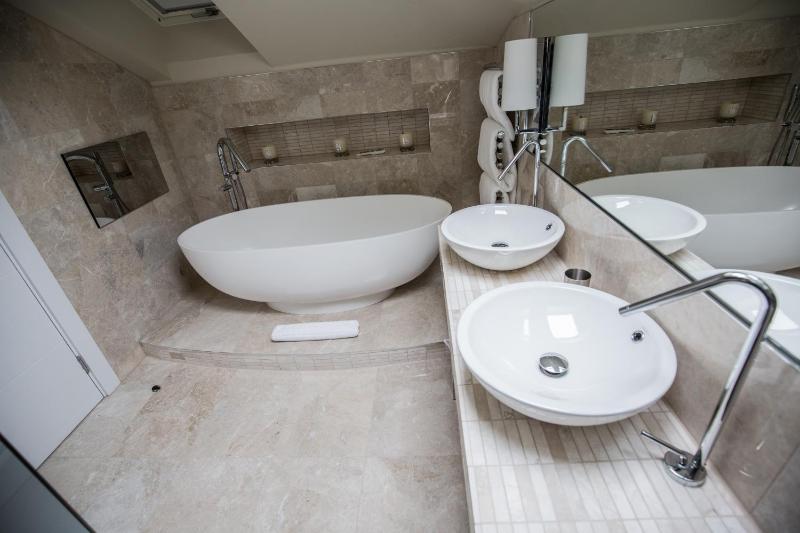 Superior Suite image 3