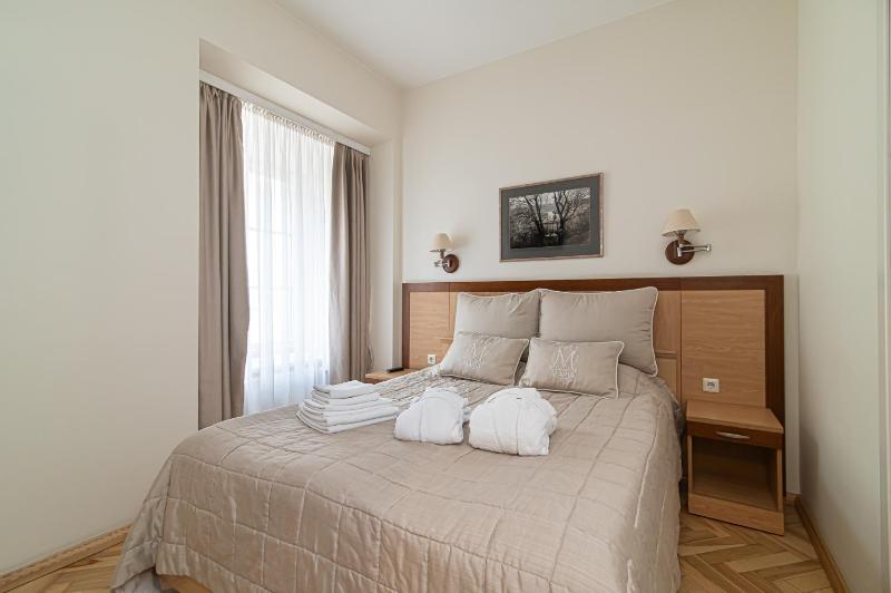 Deluxe Double Room image 1